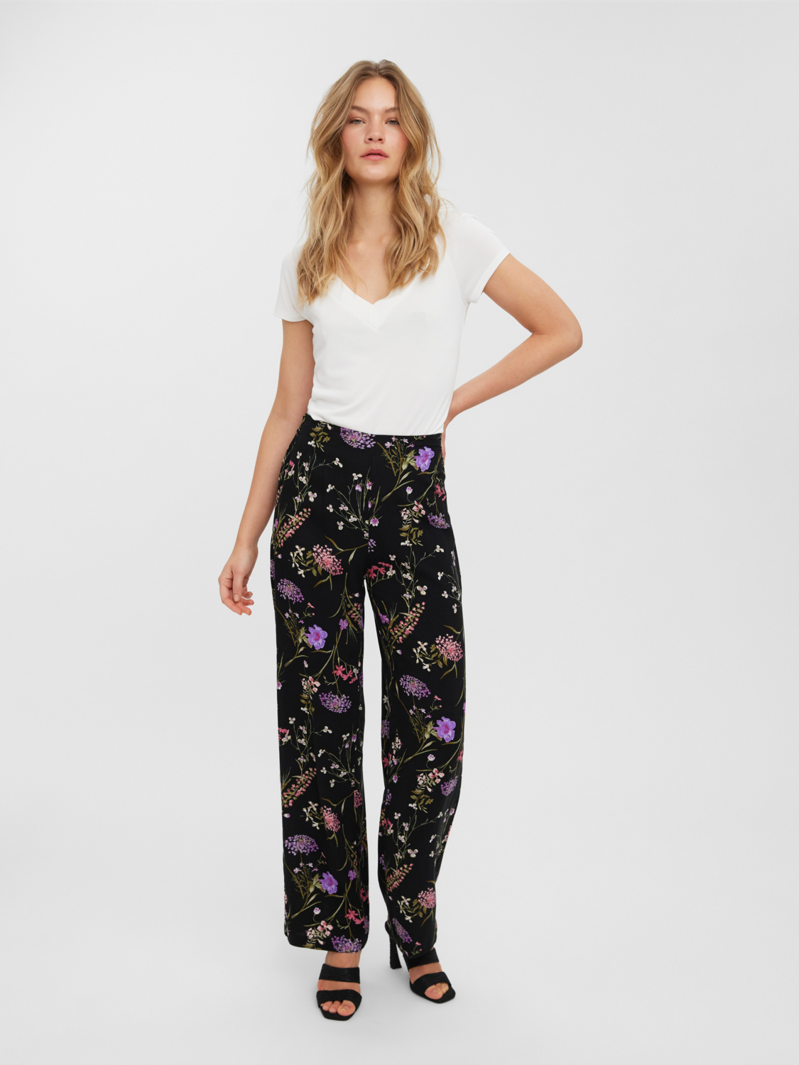 Calça VMEASY Veromoda Black Millie 1