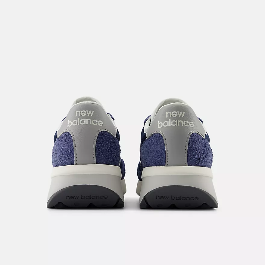 Sapatilha U370AG New Balance Navy 4