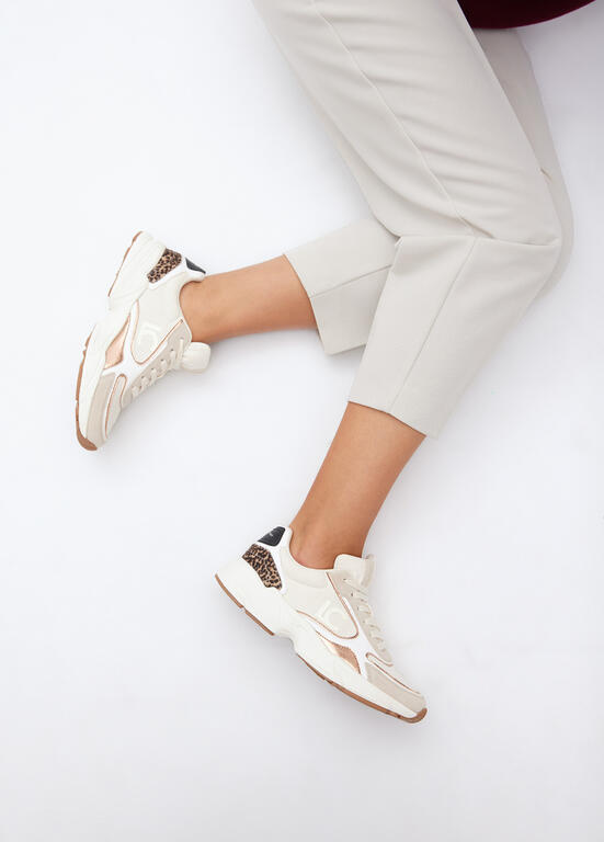 Sapatilha DEPORTIVA Lola Casademunt 3