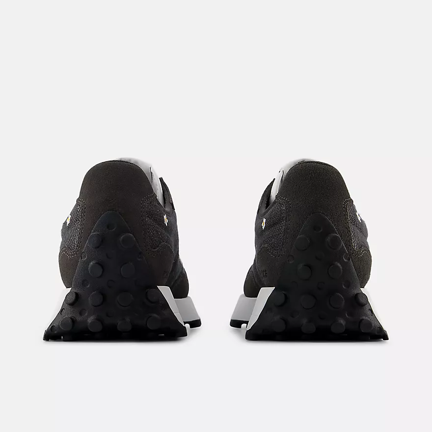 Sapatilhas 327 New Balance Black Cement 2