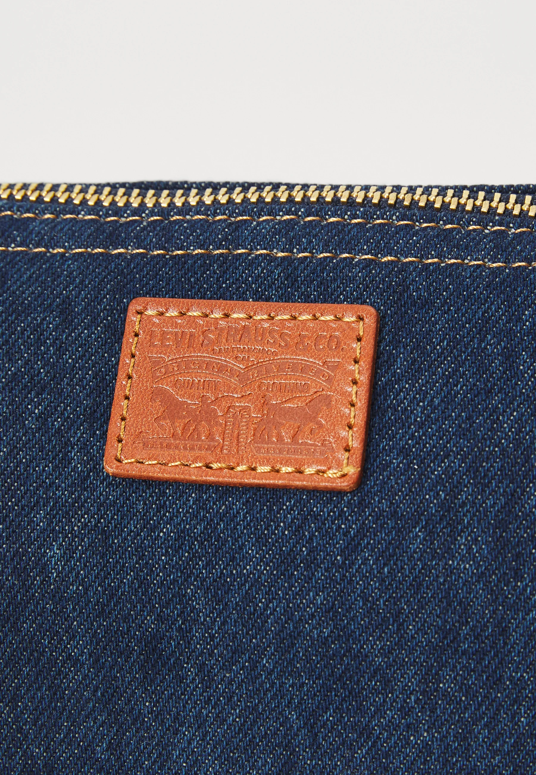 Bolsa SMALL POUCH Levi's Indigo Rinse 1