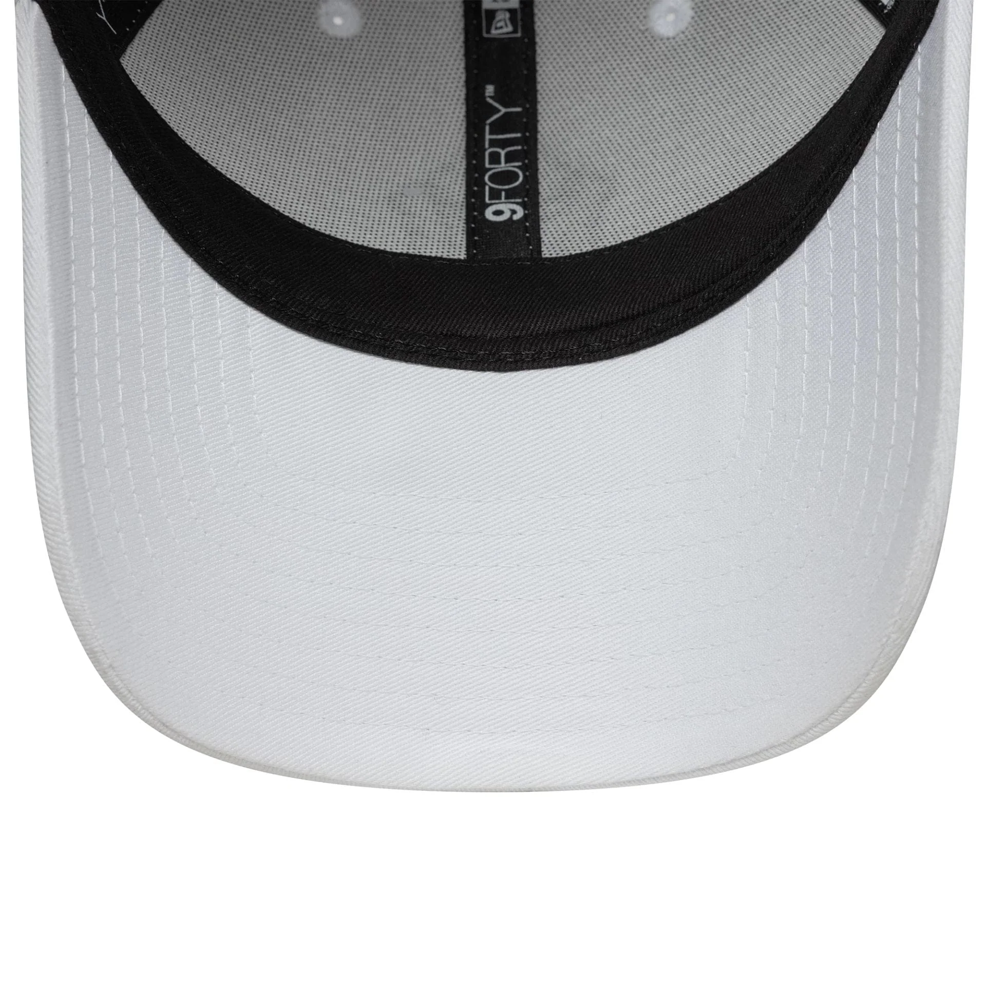 BONÉ 940 OUTLINE New Era White 2