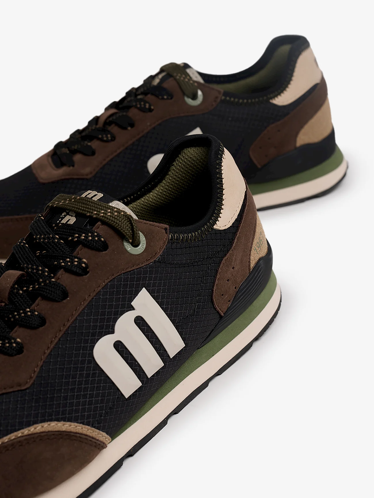 Sapatilhas JOGGO MTNG Black 4