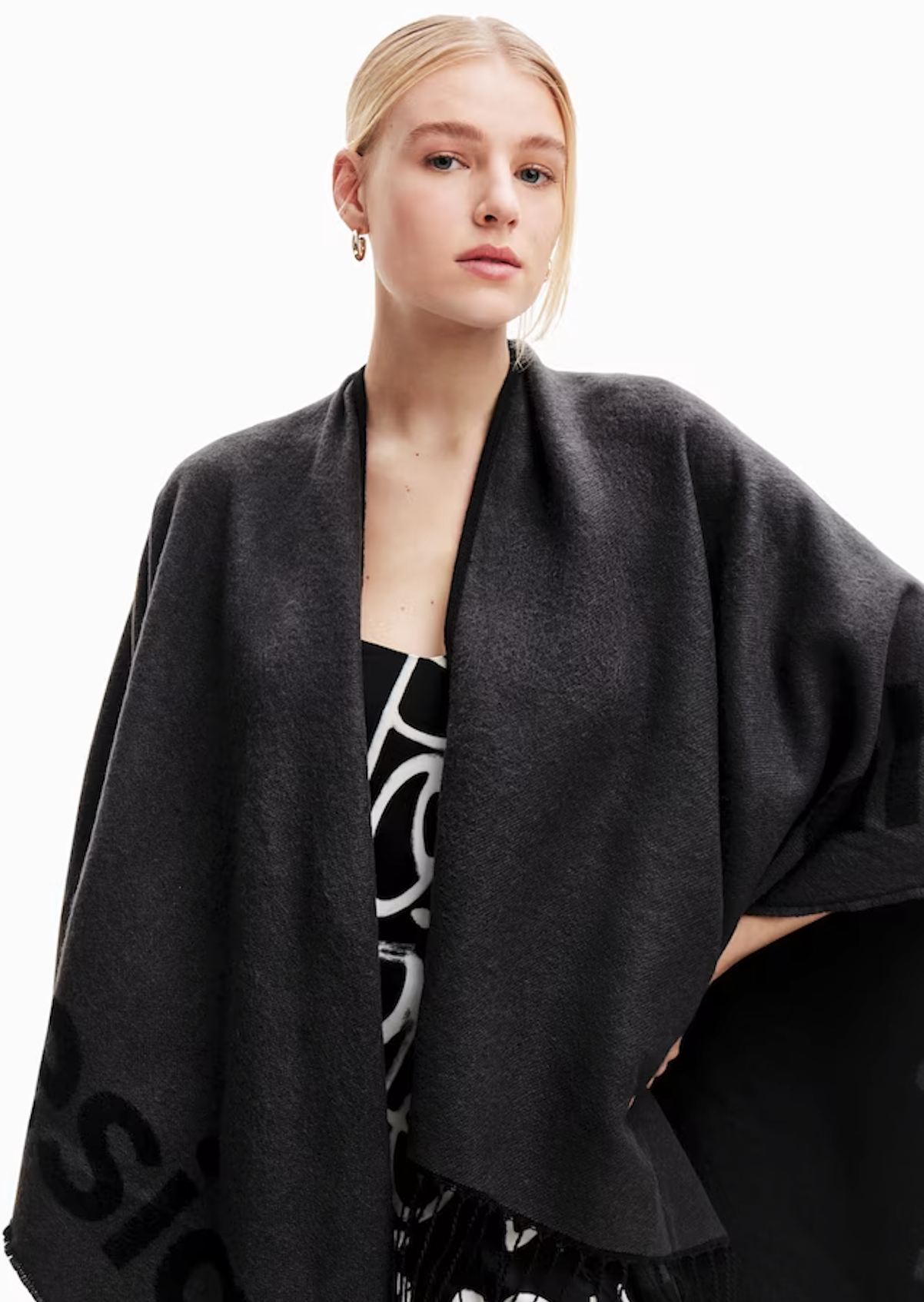 Poncho Paris Desigual 3