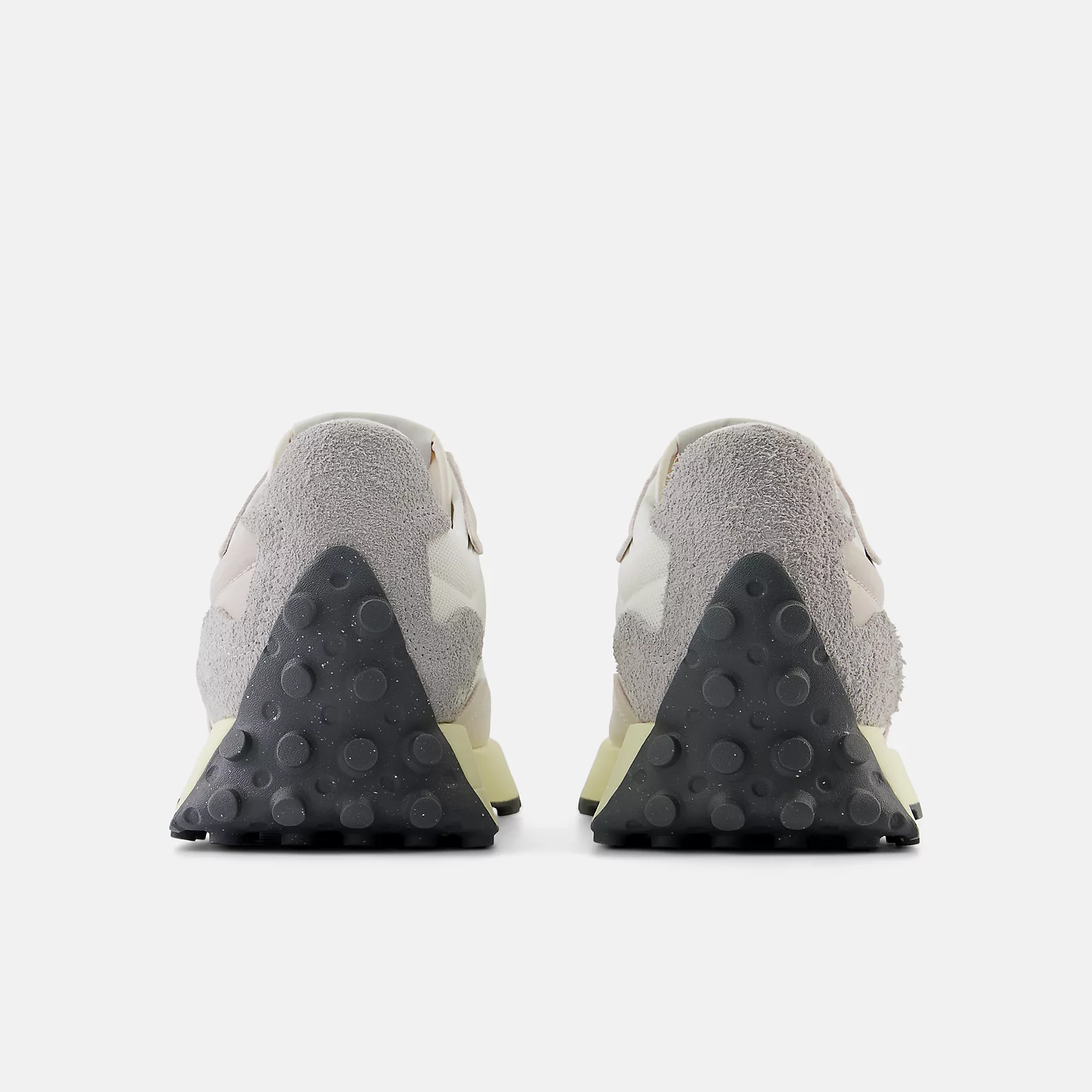 Sapatilha New Balance U327WRB 5